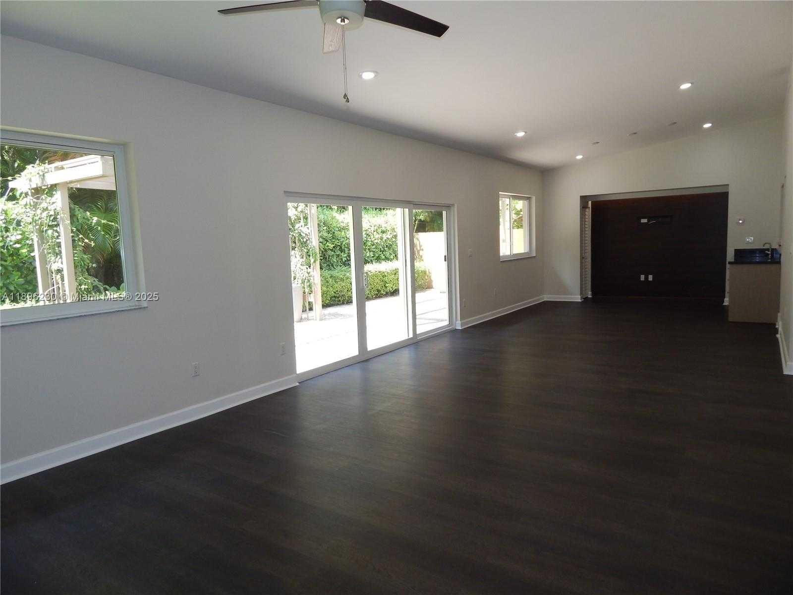 Small Image of 11530 SOUTH WEST 92ND ST, Miami Number 20