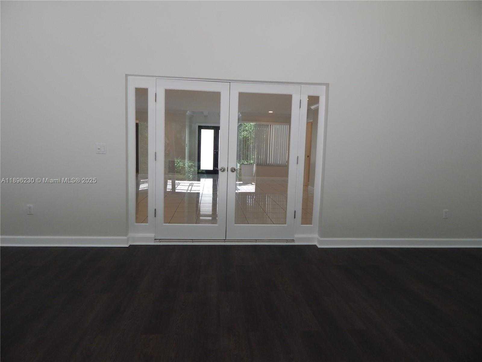 Small Image of 11530 SOUTH WEST 92ND ST, Miami Number 21