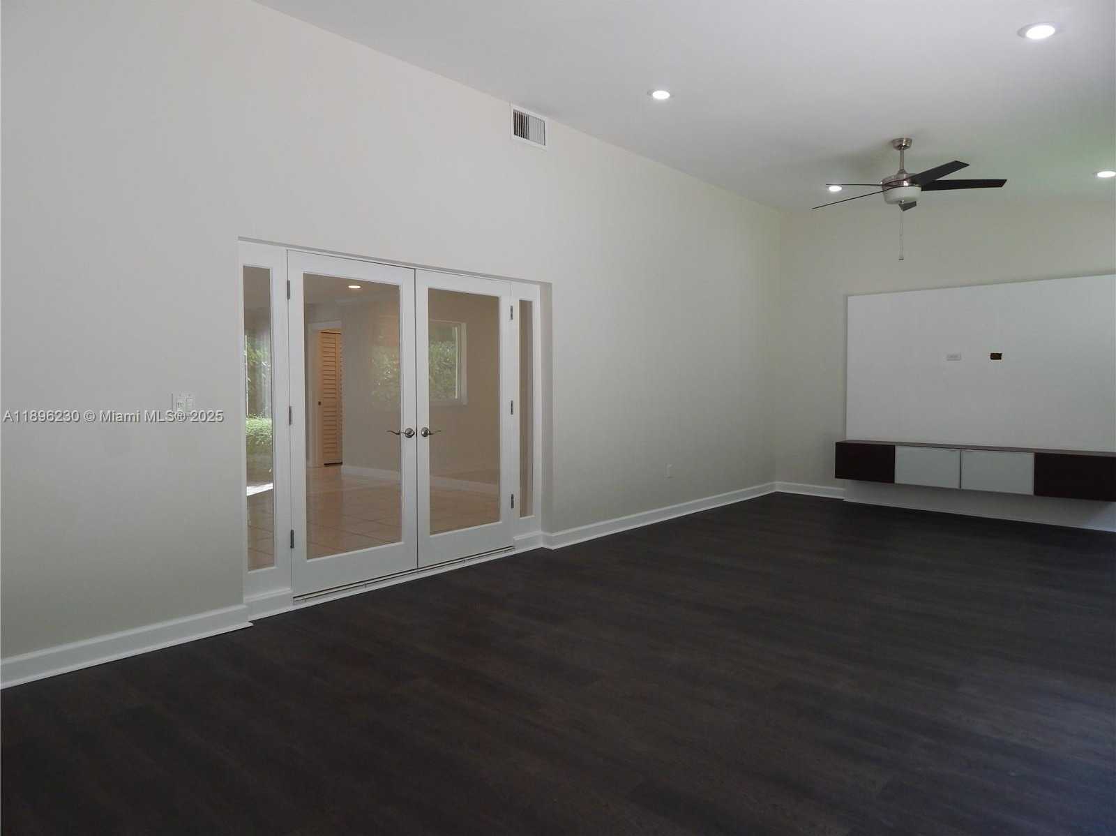 Small Image of 11530 SOUTH WEST 92ND ST, Miami Number 23