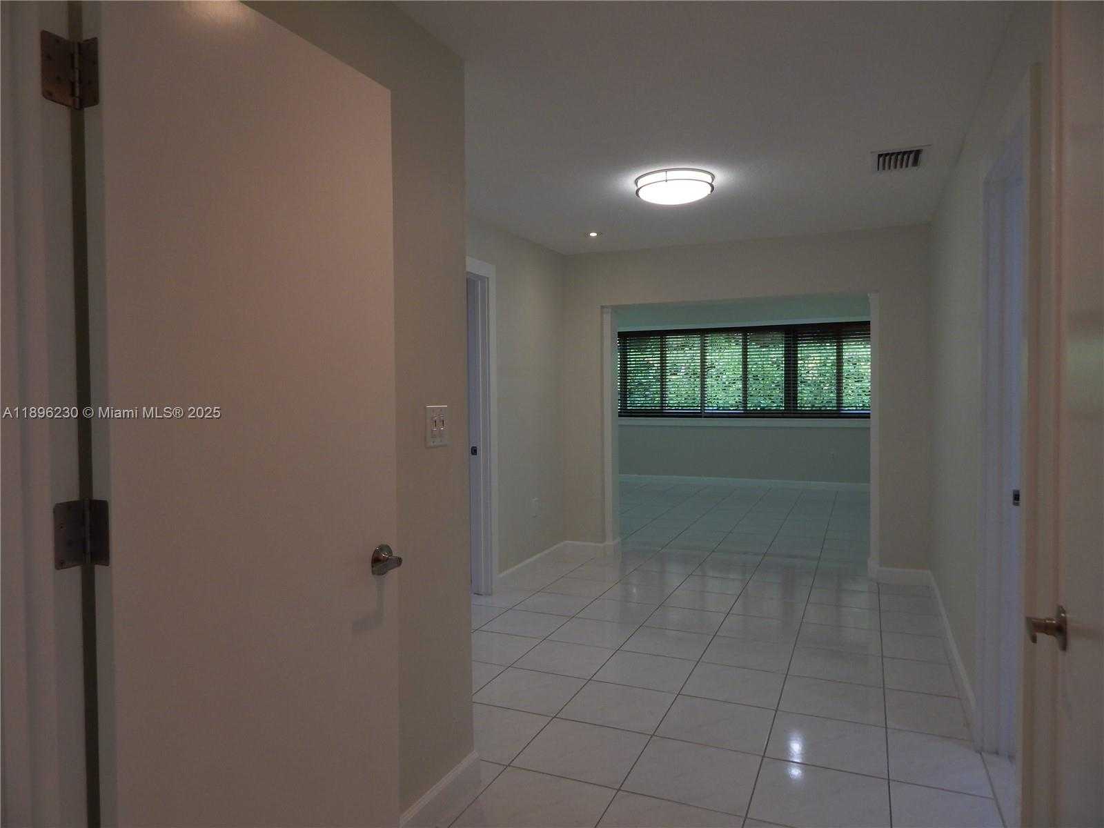 Small Image of 11530 SOUTH WEST 92ND ST, Miami Number 25