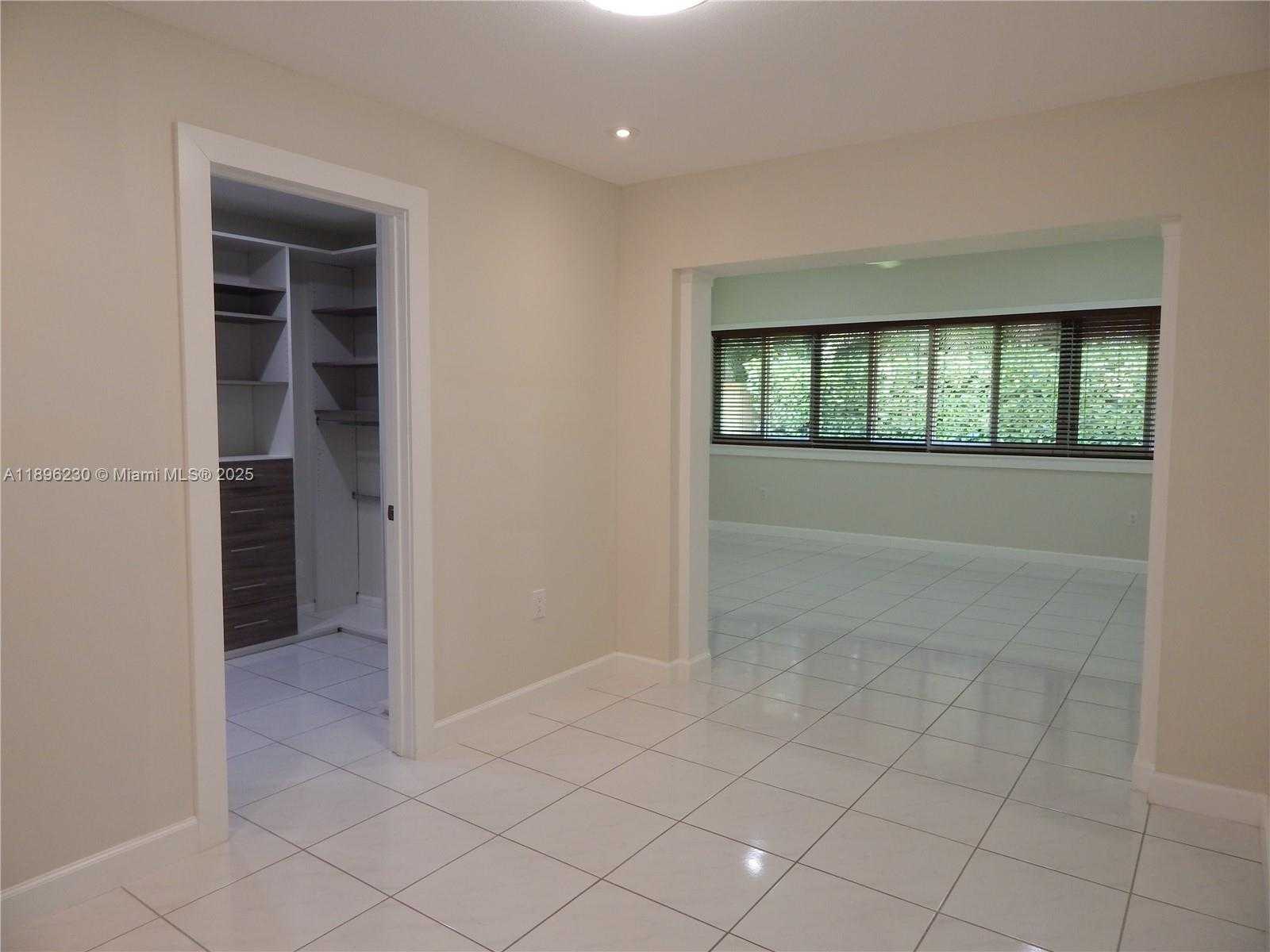 Small Image of 11530 SOUTH WEST 92ND ST, Miami Number 27