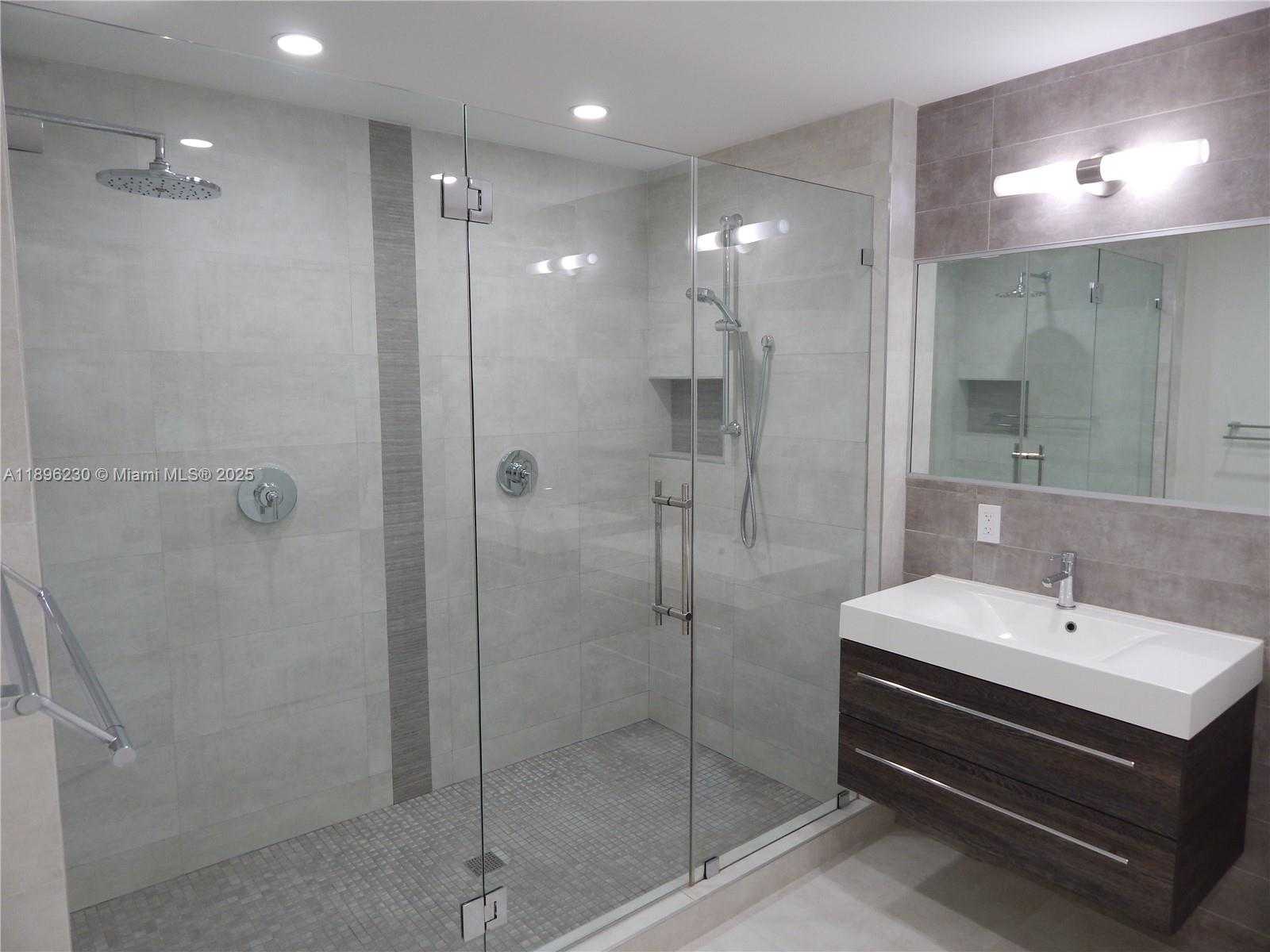 Small Image of 11530 SOUTH WEST 92ND ST, Miami Number 30