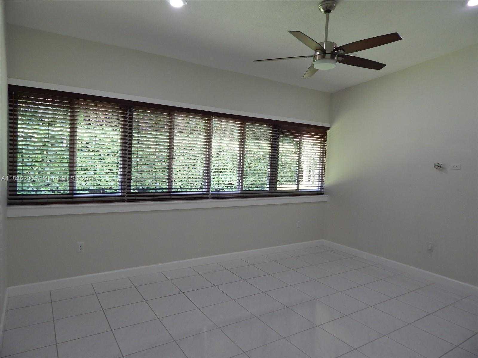 Small Image of 11530 SOUTH WEST 92ND ST, Miami Number 37