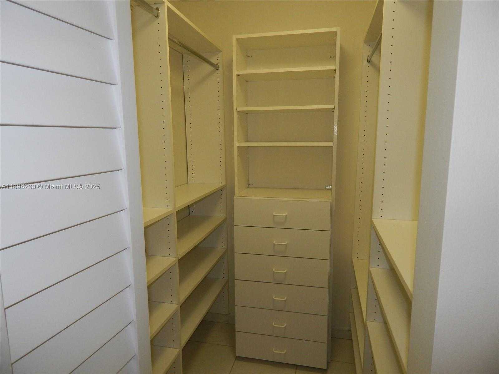 Small Image of 11530 SOUTH WEST 92ND ST, Miami Number 40