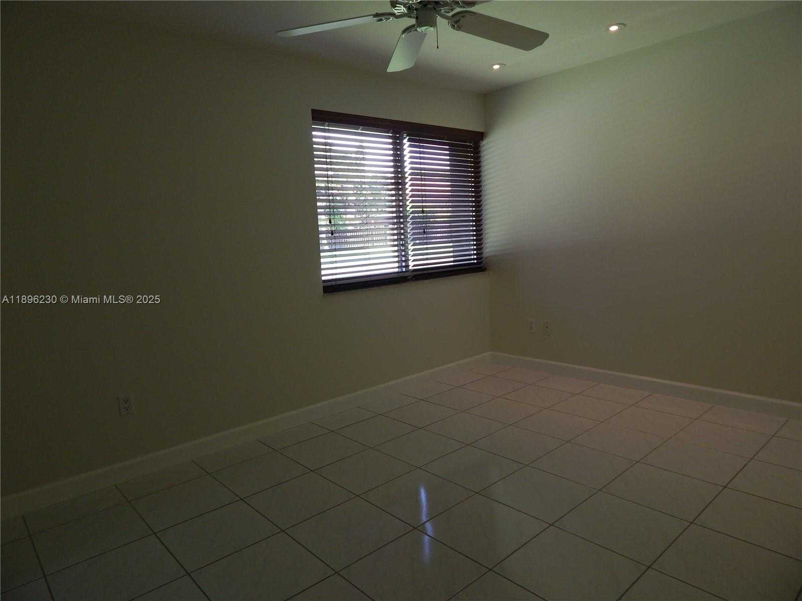 Small Image of 11530 SOUTH WEST 92ND ST, Miami Number 43