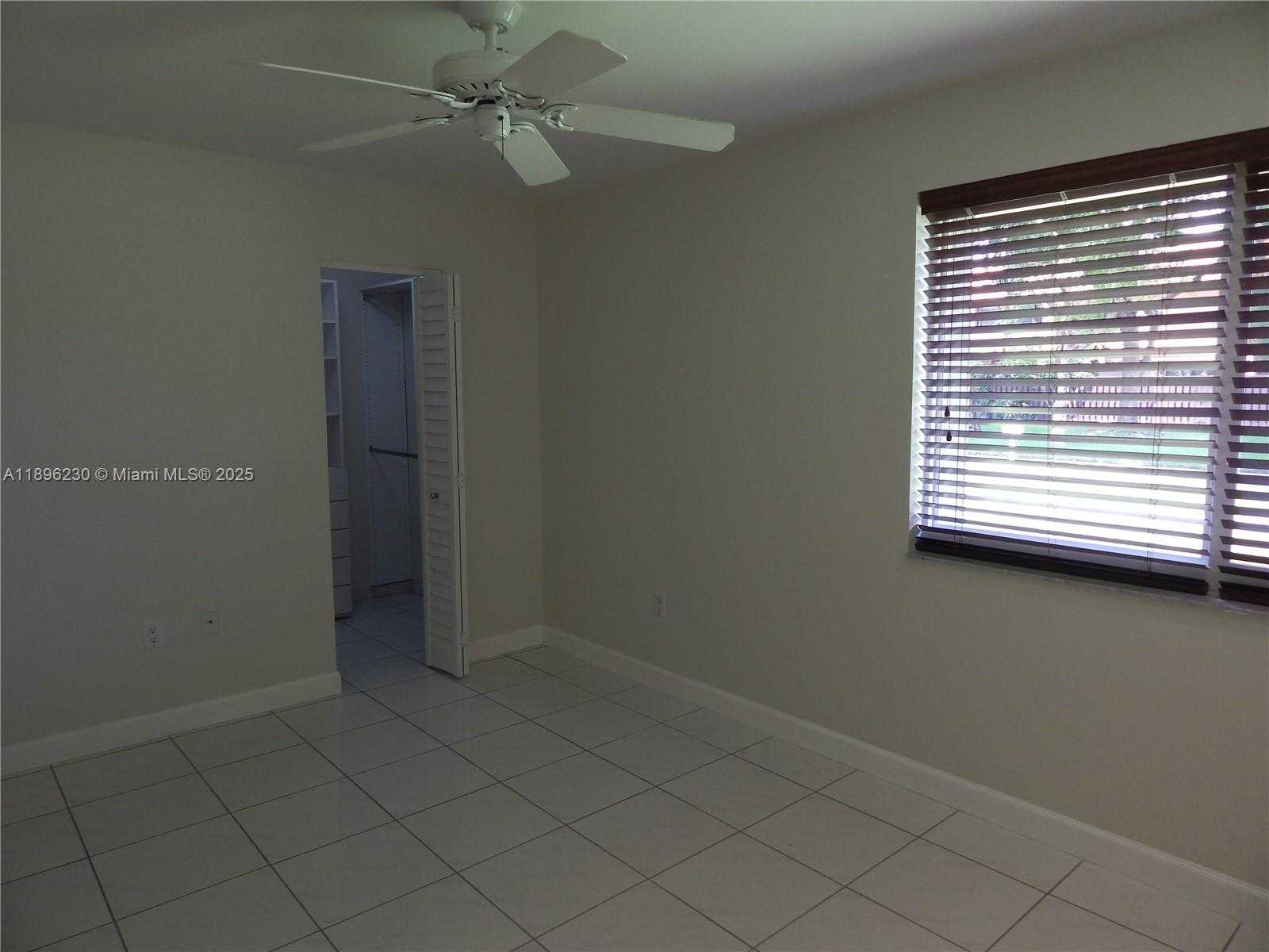 Small Image of 11530 SOUTH WEST 92ND ST, Miami Number 44