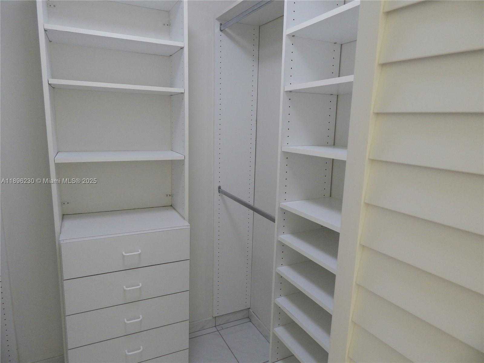 Small Image of 11530 SOUTH WEST 92ND ST, Miami Number 45
