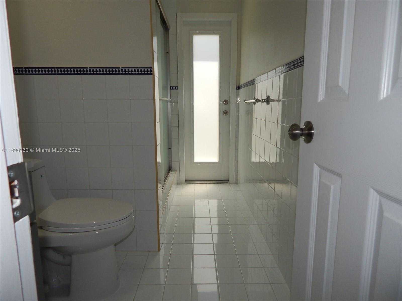 Small Image of 11530 SOUTH WEST 92ND ST, Miami Number 47