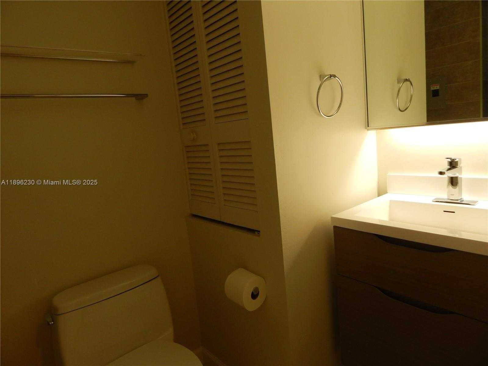 Small Image of 11530 SOUTH WEST 92ND ST, Miami Number 52
