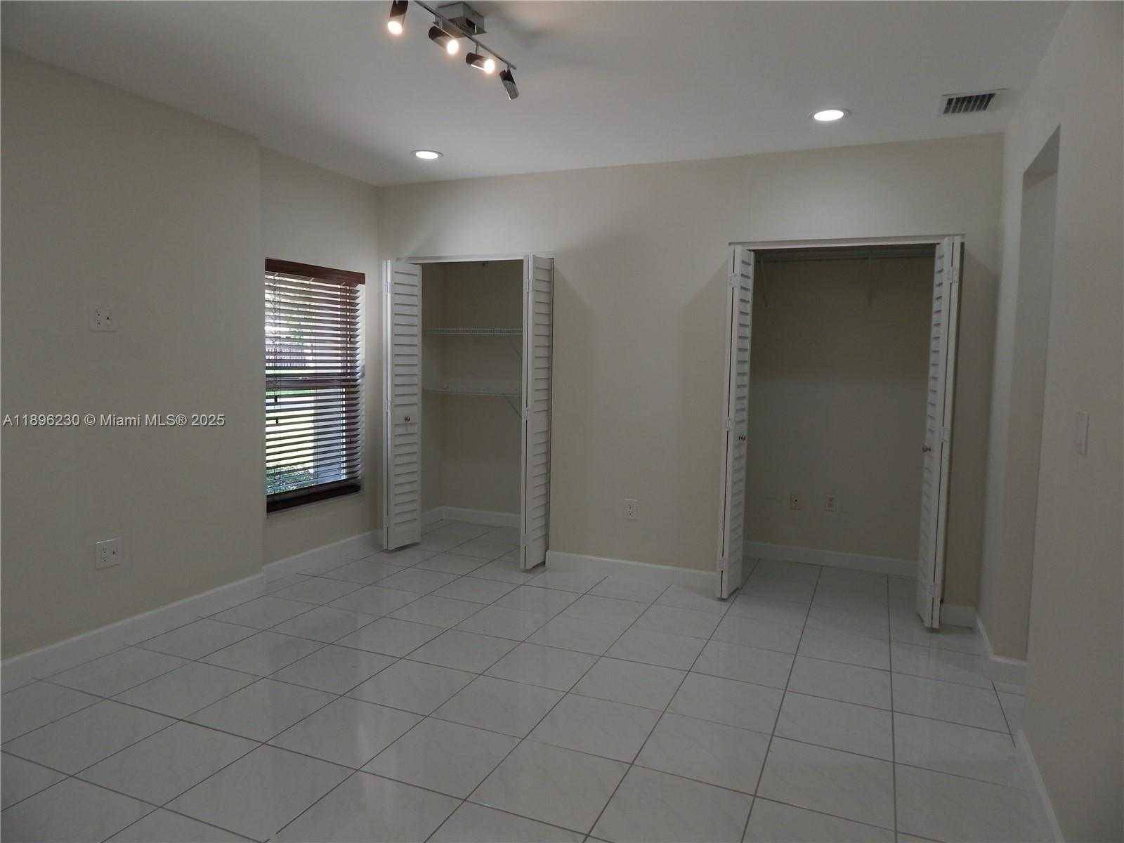 Small Image of 11530 SOUTH WEST 92ND ST, Miami Number 56