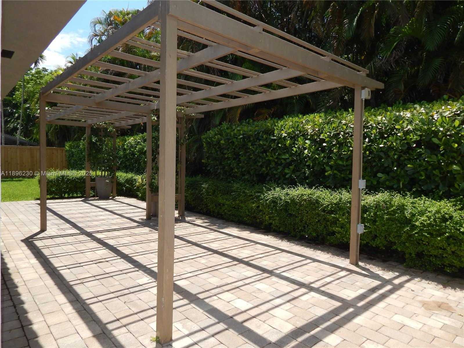 Small Image of 11530 SOUTH WEST 92ND ST, Miami Number 58