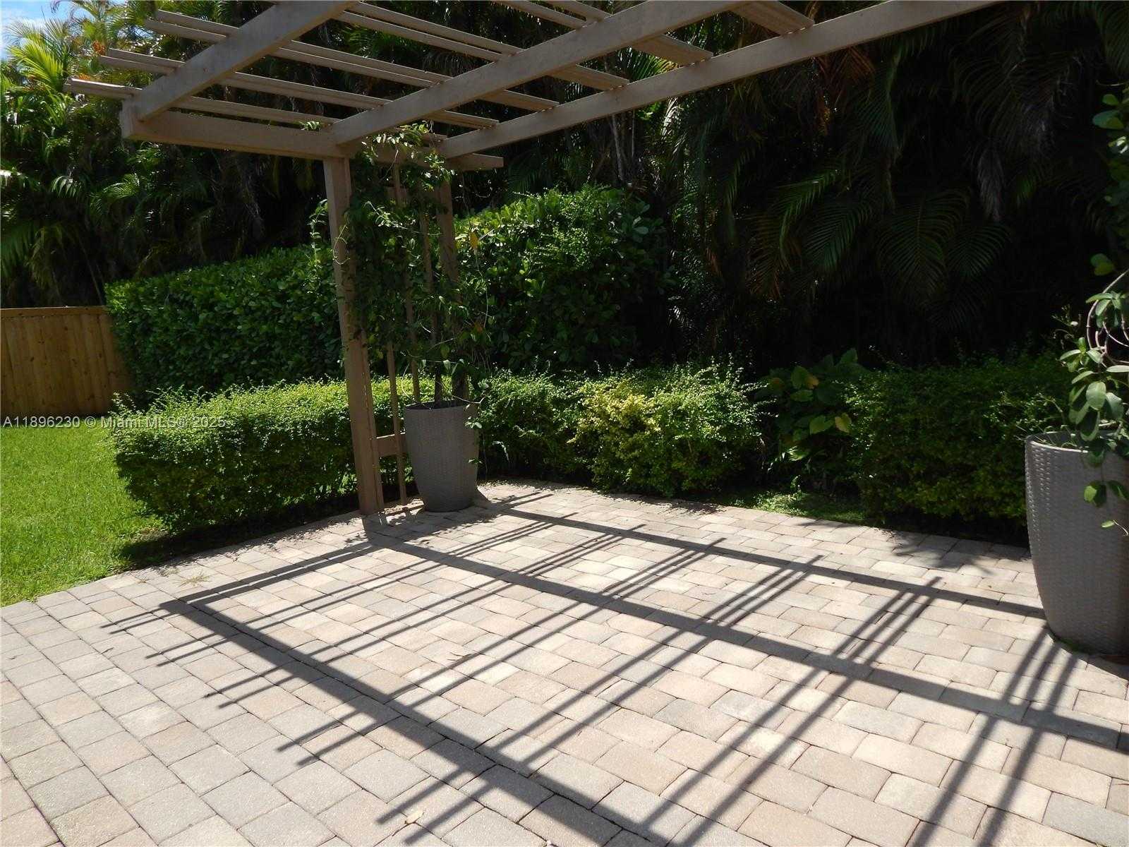 Small Image of 11530 SOUTH WEST 92ND ST, Miami Number 59