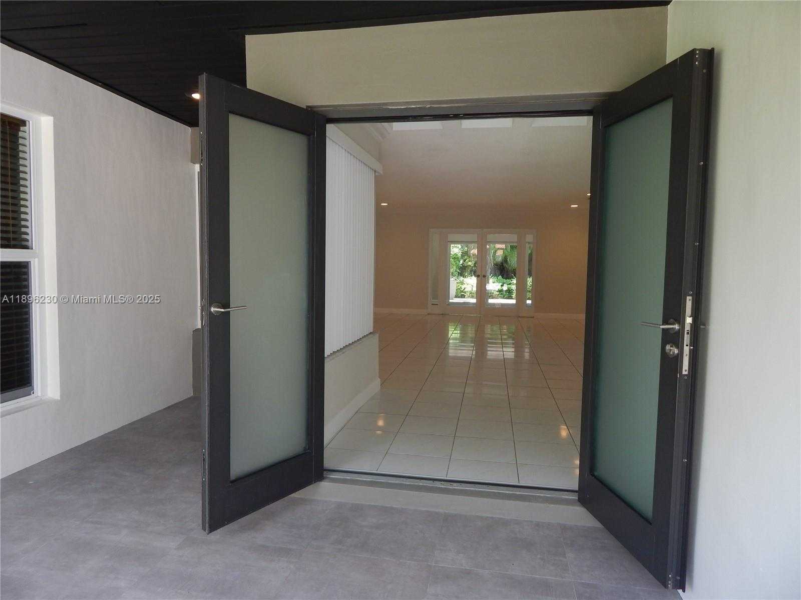 Small Image of 11530 SOUTH WEST 92ND ST, Miami Number 7