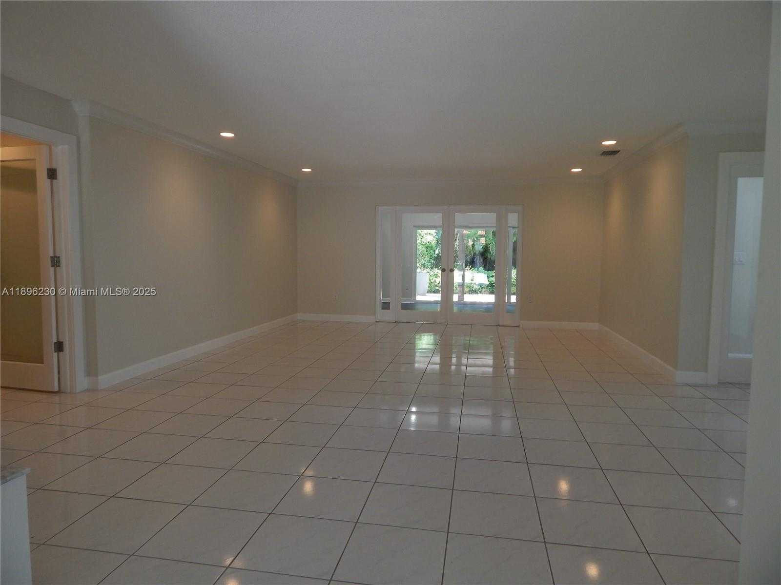 Small Image of 11530 SOUTH WEST 92ND ST, Miami Number 8