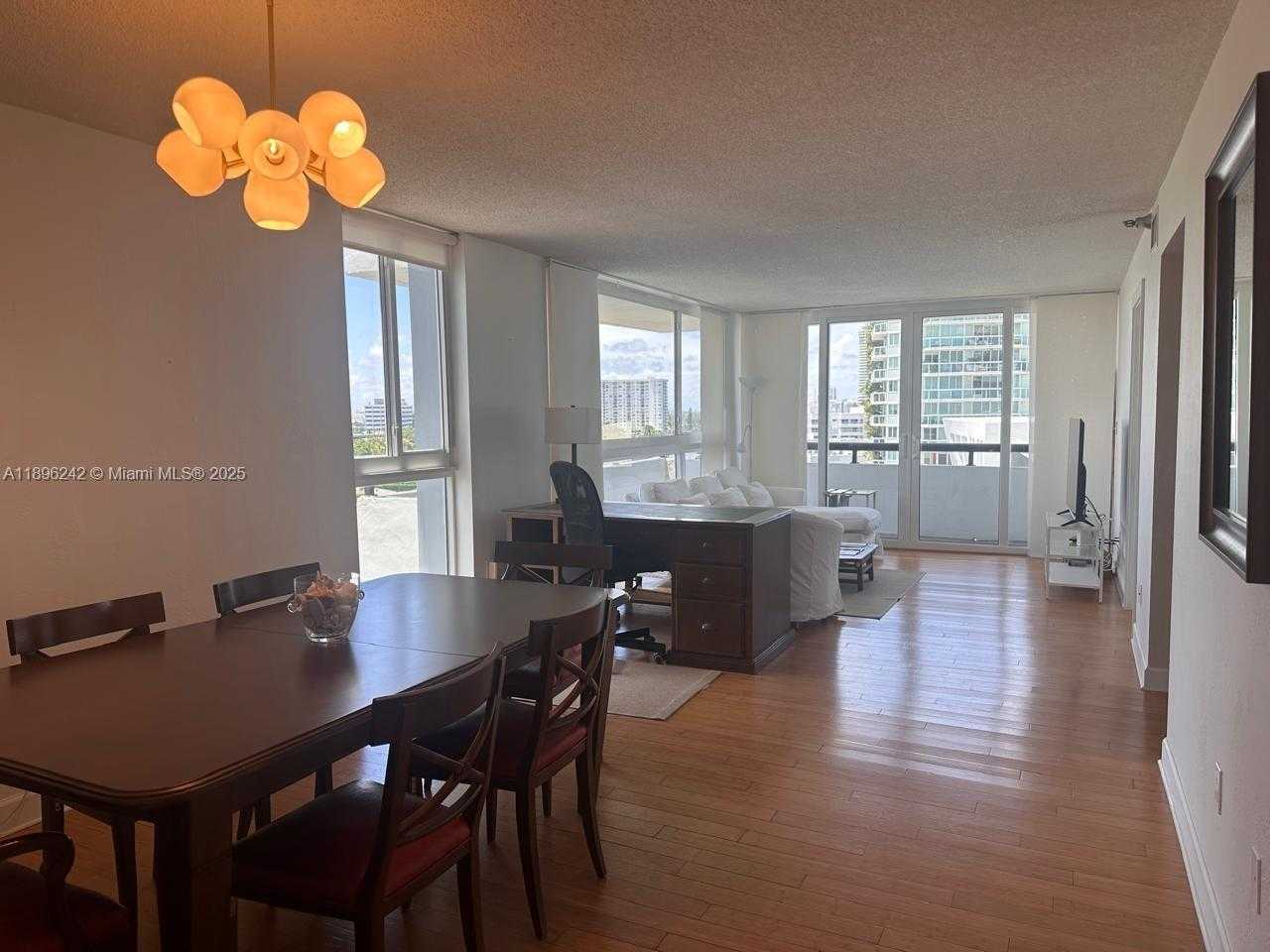 Small Image of 3200 COLLINS AVE #7-4, Miami Beach Number 2