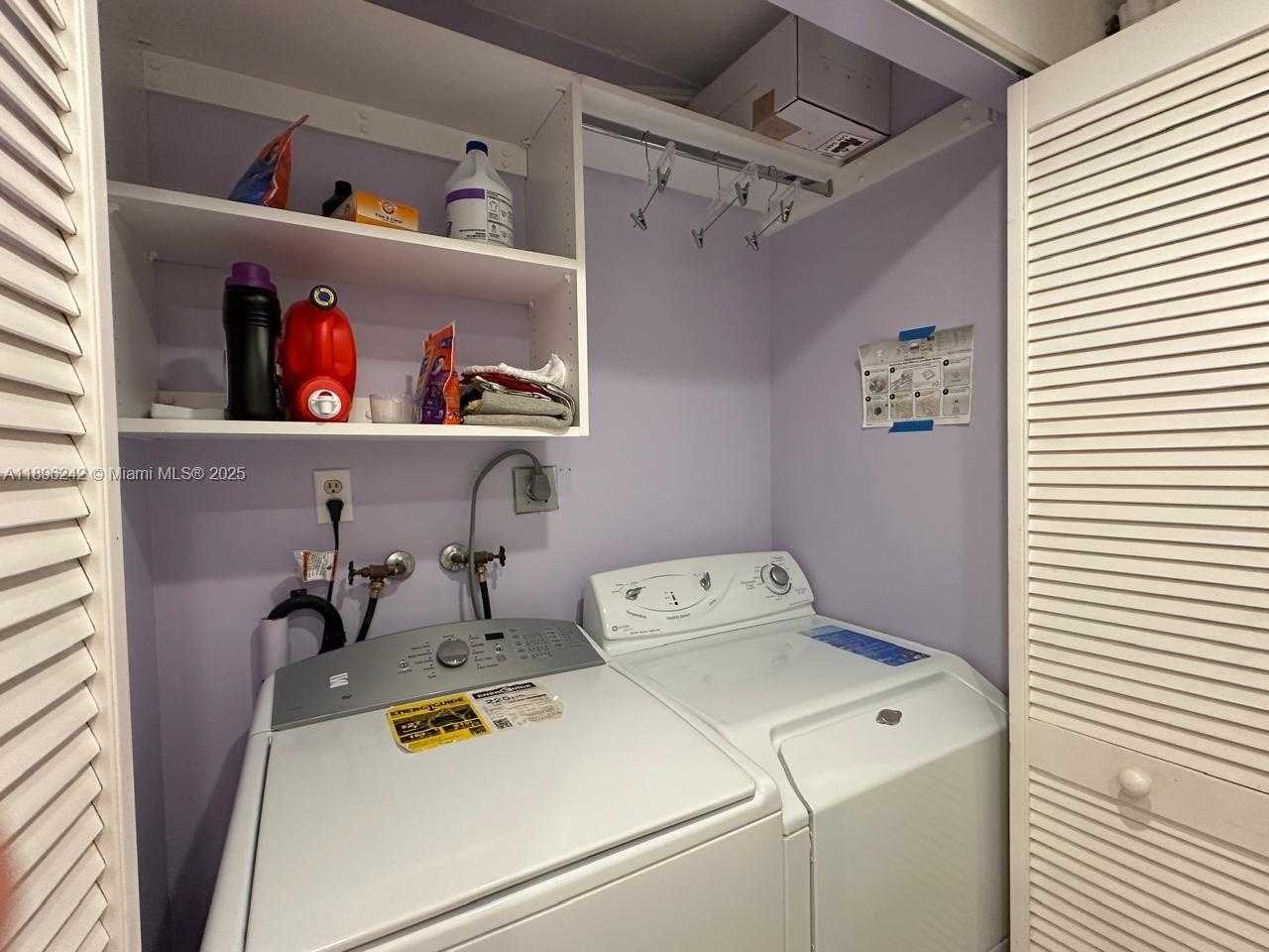 Small Image of 3200 COLLINS AVE #7-4, Miami Beach Number 21