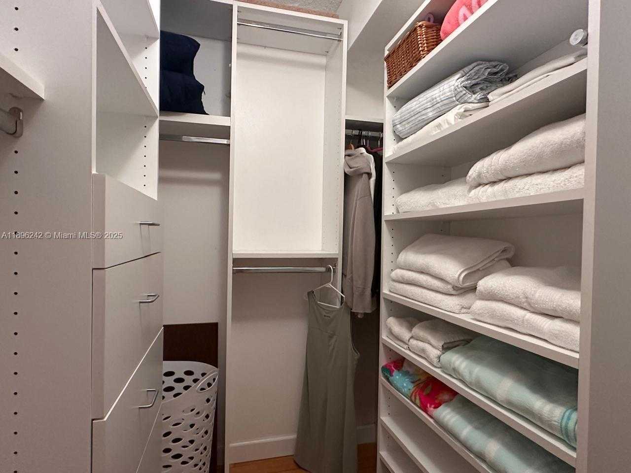 Small Image of 3200 COLLINS AVE #7-4, Miami Beach Number 9