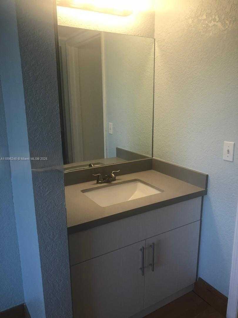 Small Image of 816 NORTH WEST 11TH ST #309, Miami Number 4