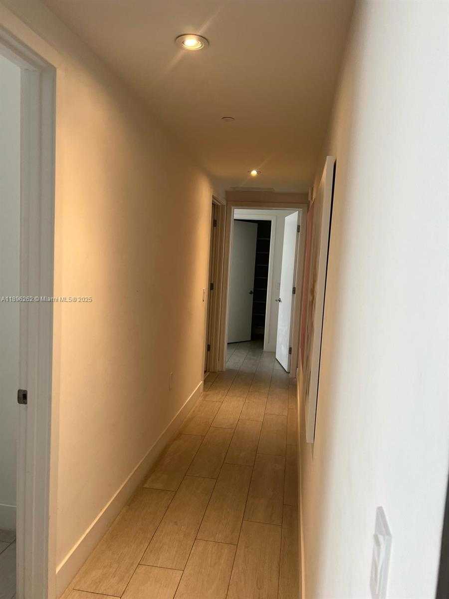 Small Image of 4010 SOUTH OCEAN DR #R2004, Hollywood Number 3