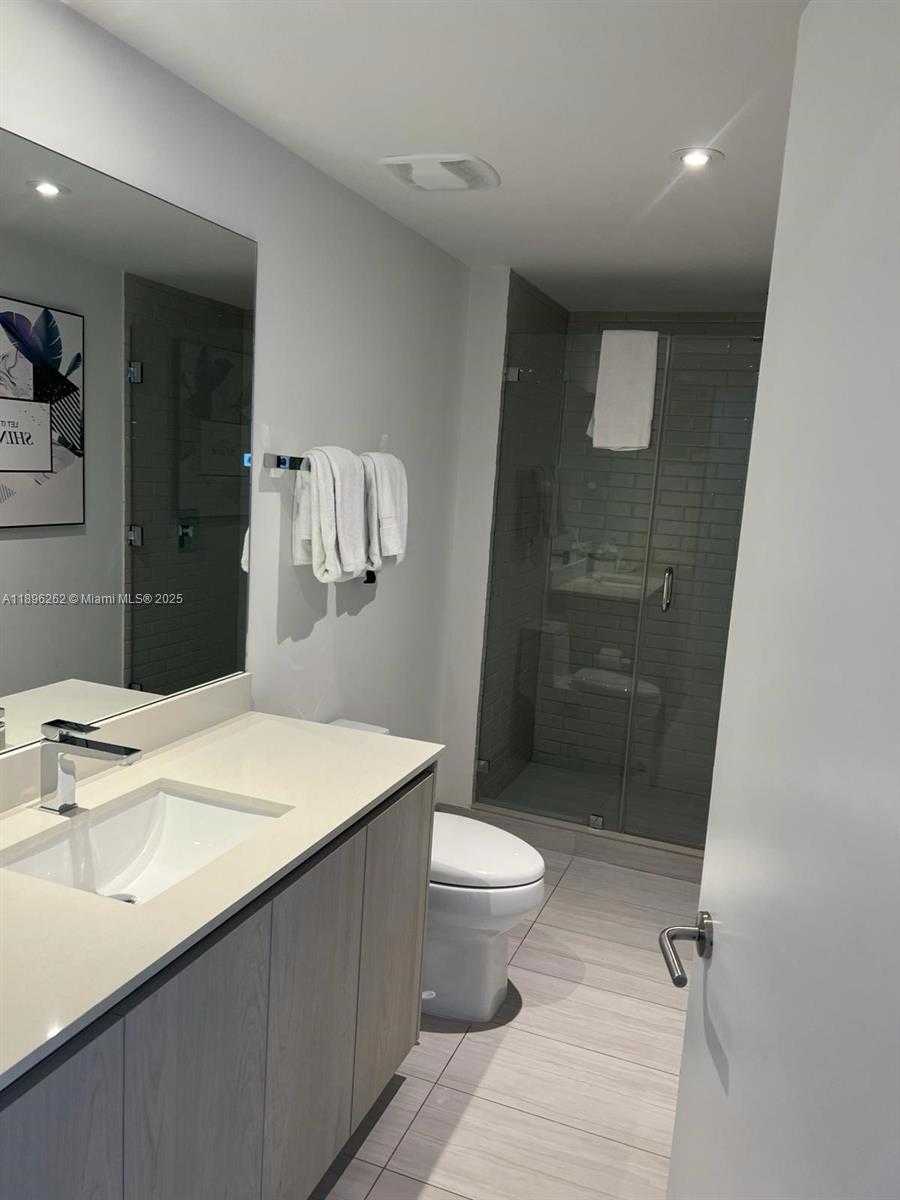 Small Image of 4010 SOUTH OCEAN DR #R2004, Hollywood Number 4