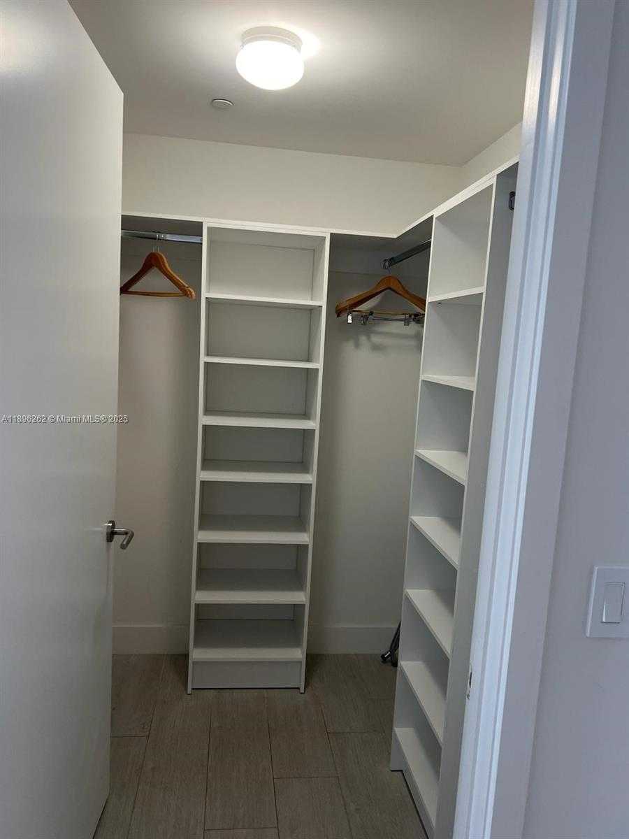 Small Image of 4010 SOUTH OCEAN DR #R2004, Hollywood Number 7