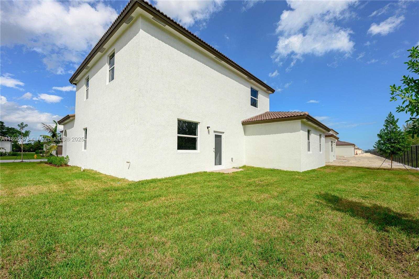 Small Image of 2232 SOUTH EAST 30TH ST #., Homestead Number 2