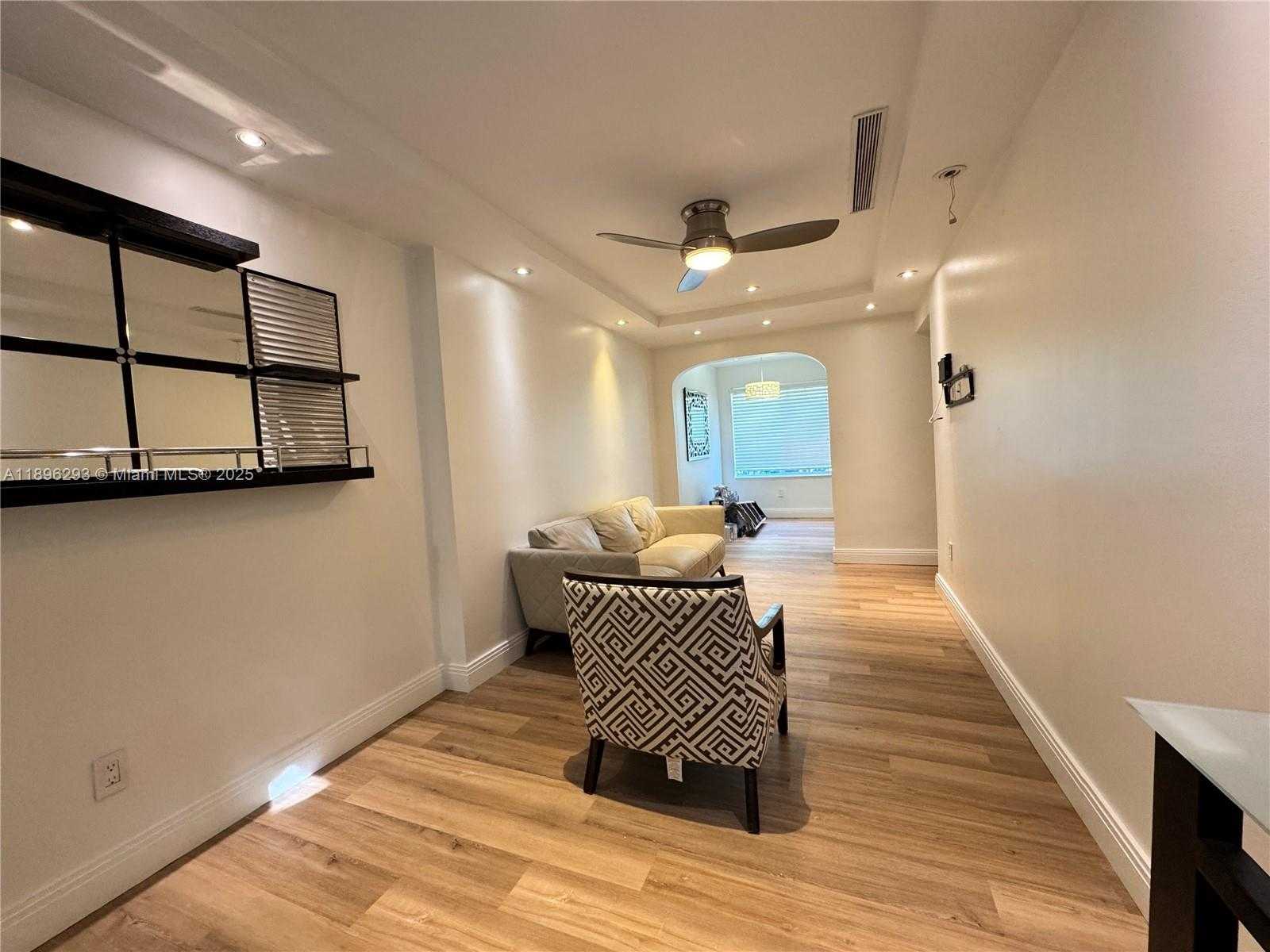 Small Image of 645 LENOX AVE #5, Miami Beach Number 6