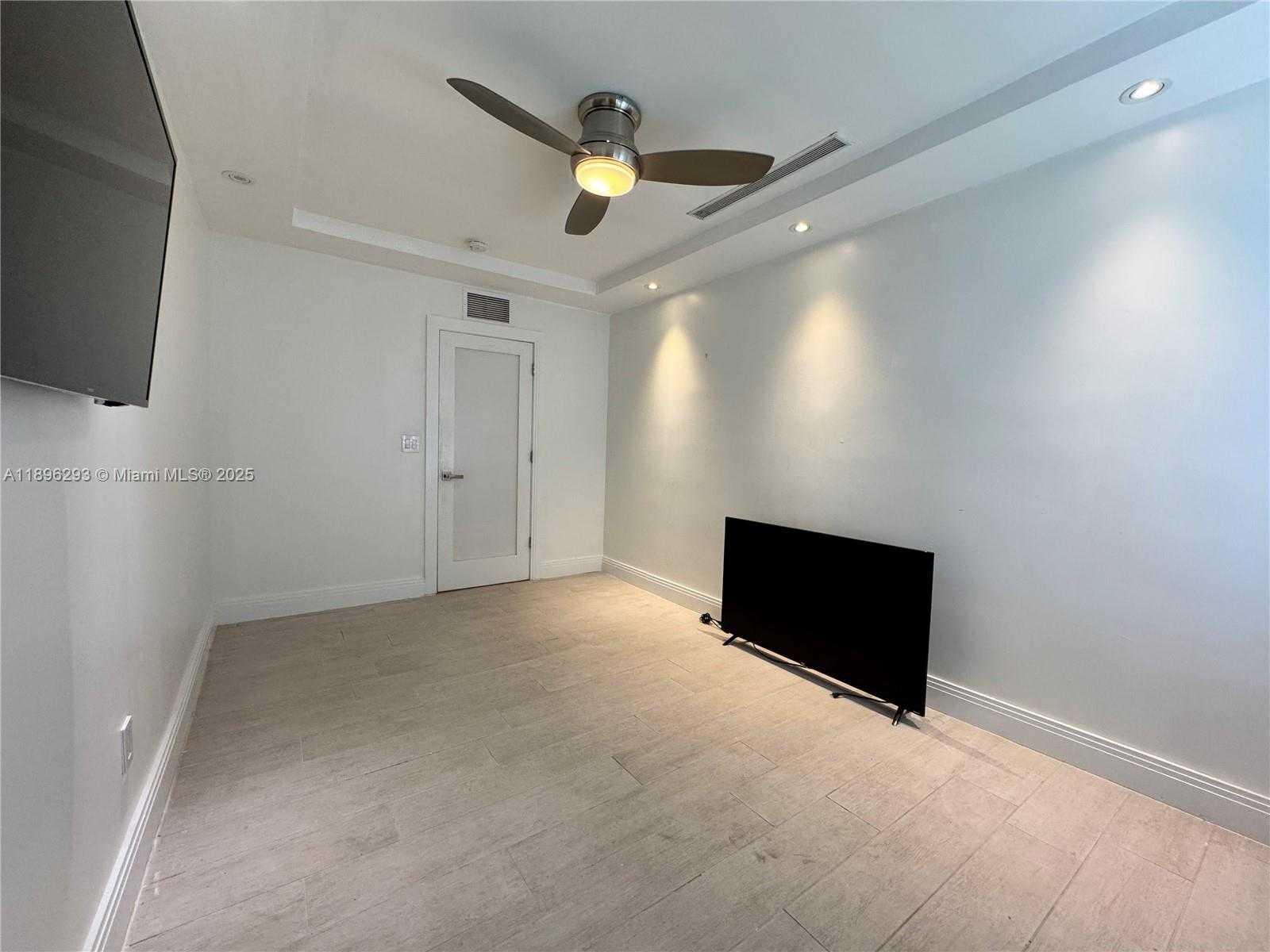 Small Image of 645 LENOX AVE #5, Miami Beach Number 9