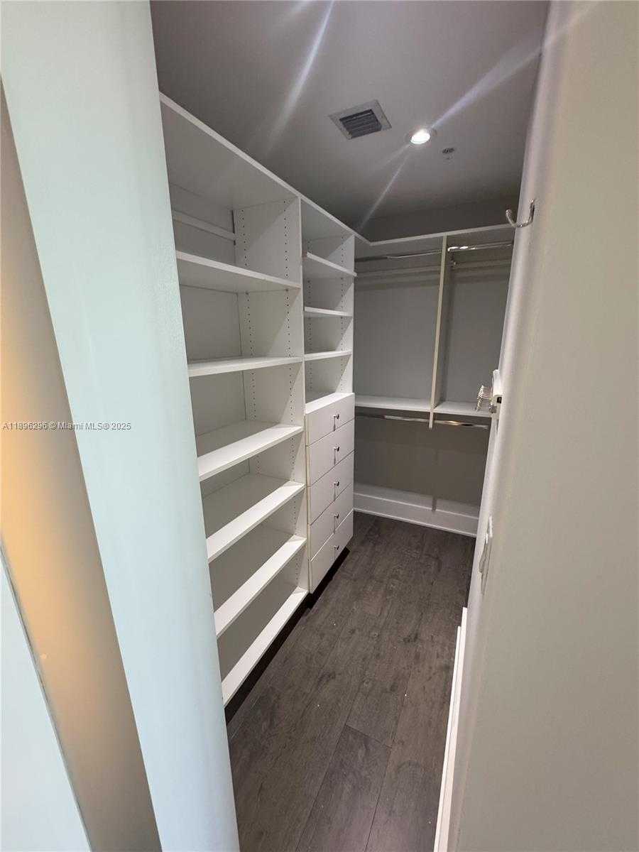 Small Image of 5970 INDIAN CREEK DR #PH-3, Miami Beach Number 14