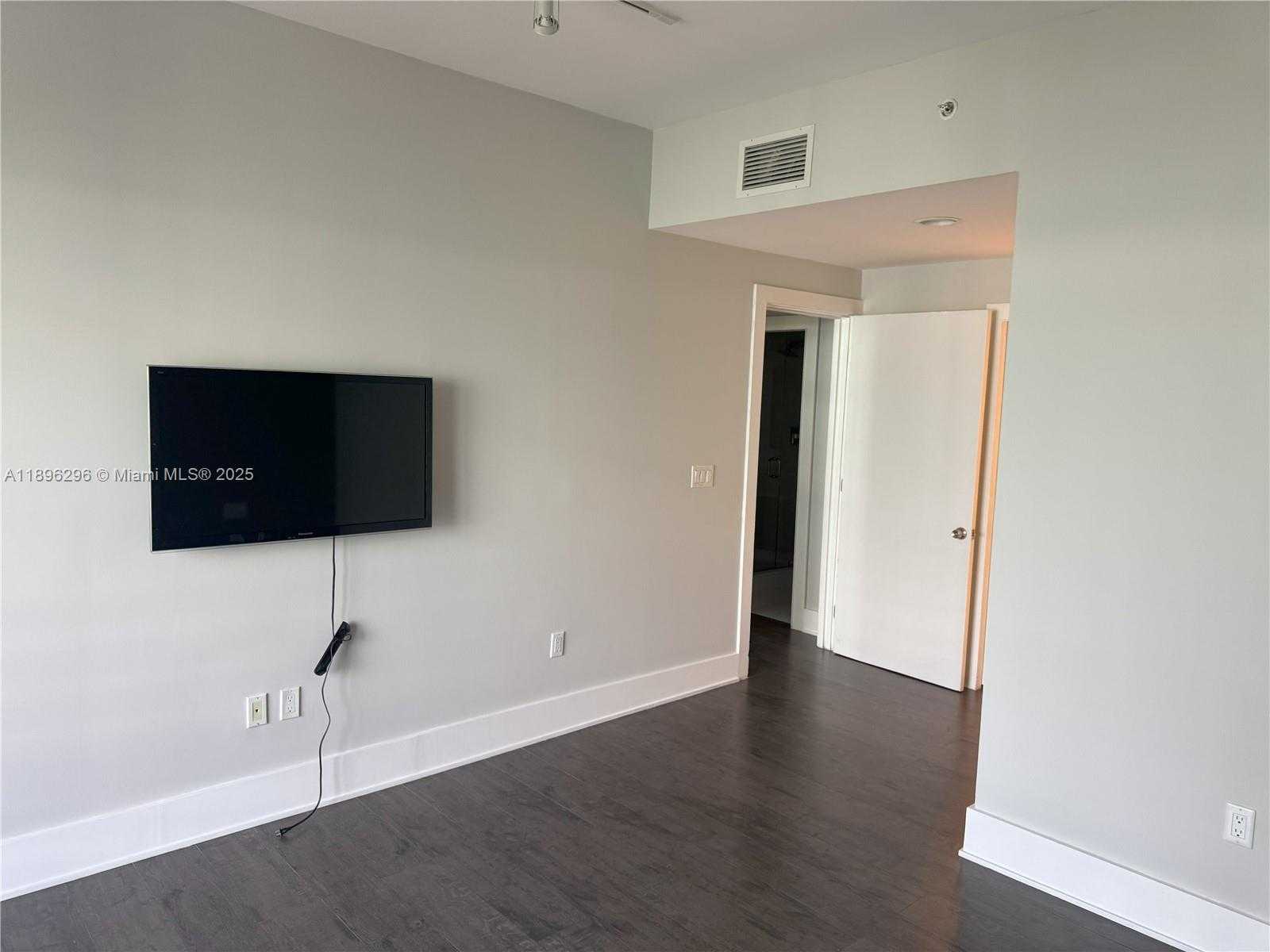 Small Image of 5970 INDIAN CREEK DR #PH-3, Miami Beach Number 16