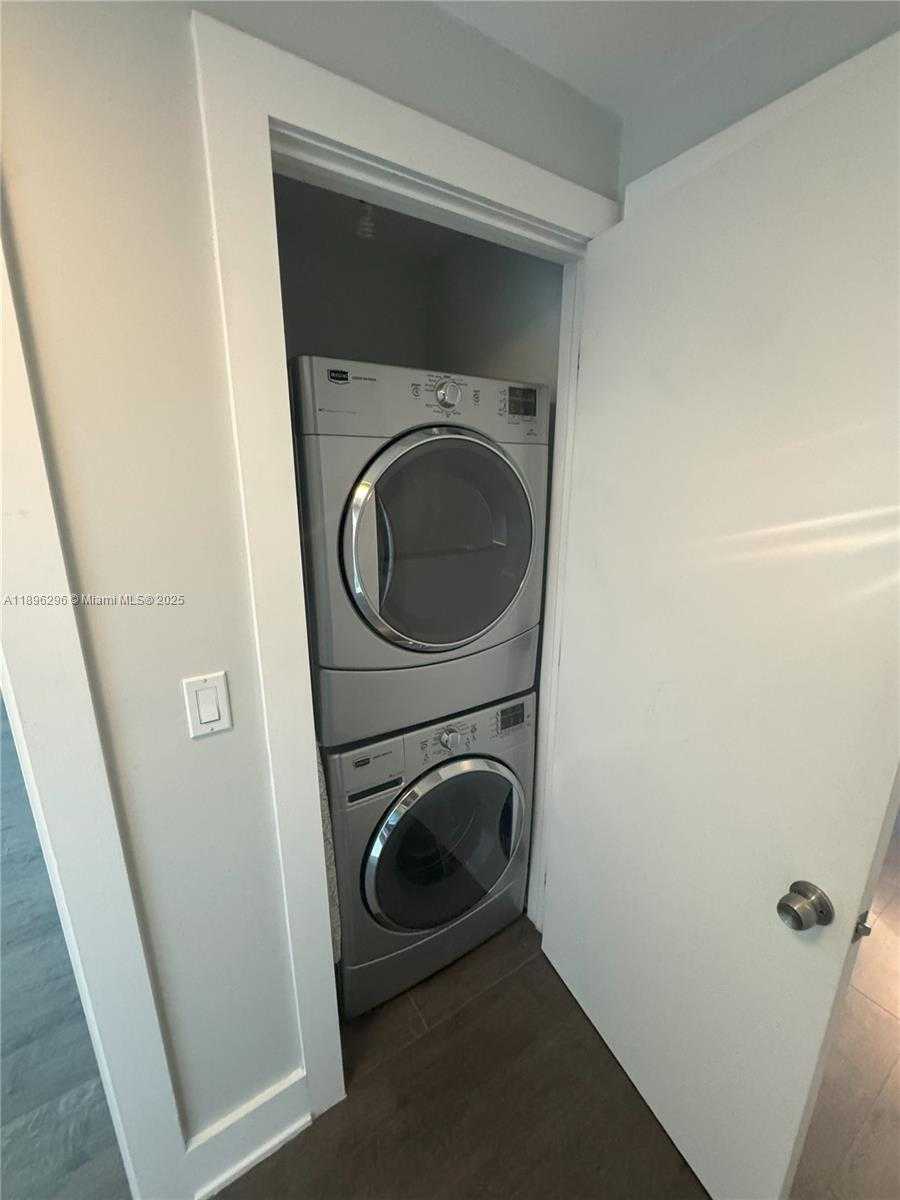 Small Image of 5970 INDIAN CREEK DR #PH-3, Miami Beach Number 18
