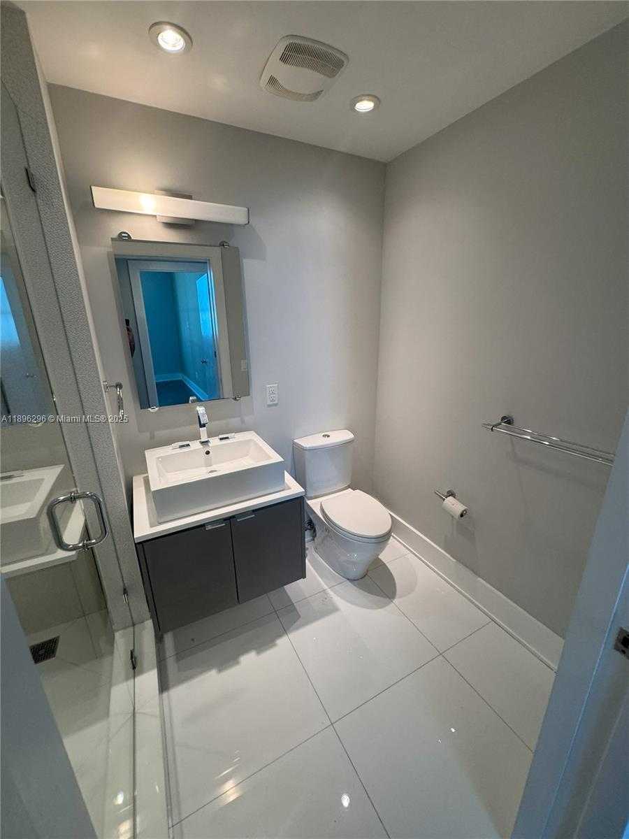 Small Image of 5970 INDIAN CREEK DR #PH-3, Miami Beach Number 19