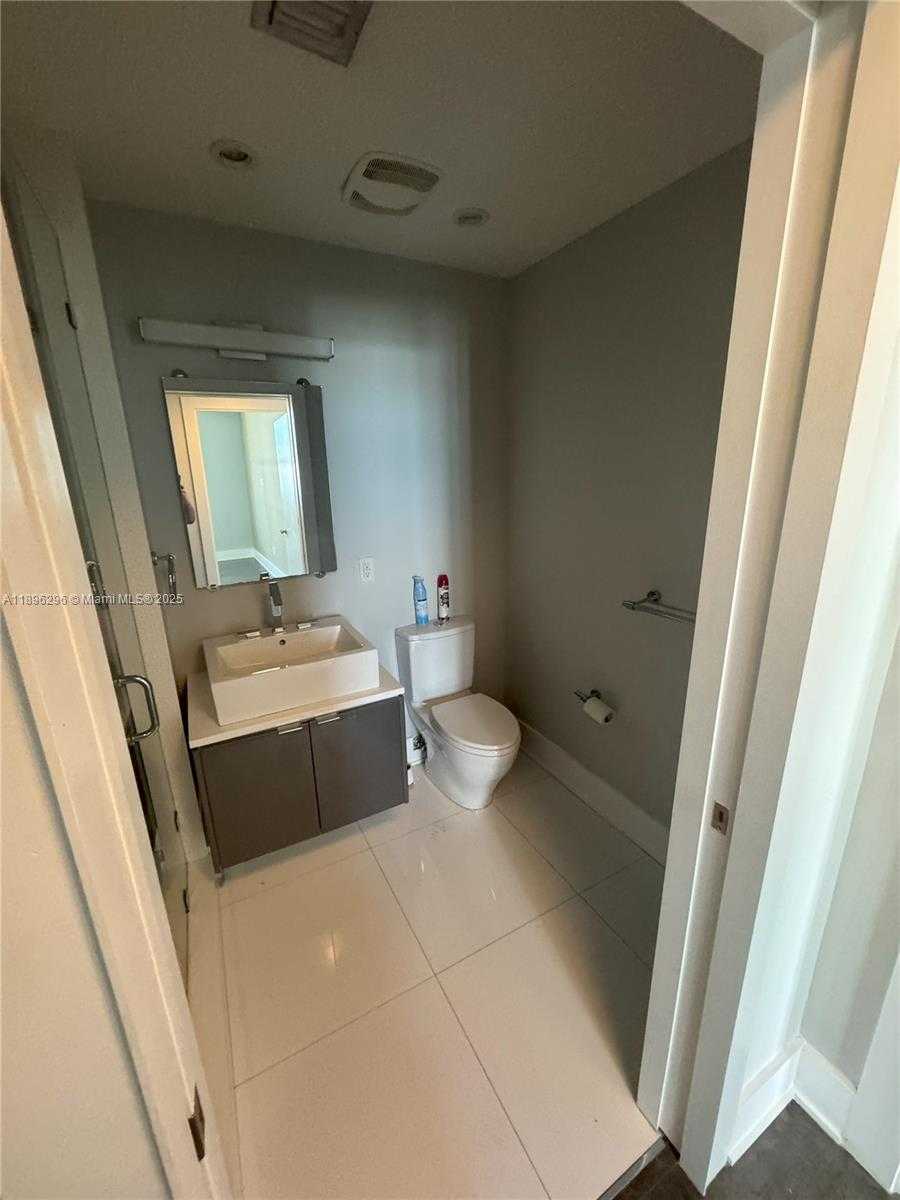 Small Image of 5970 INDIAN CREEK DR #PH-3, Miami Beach Number 25