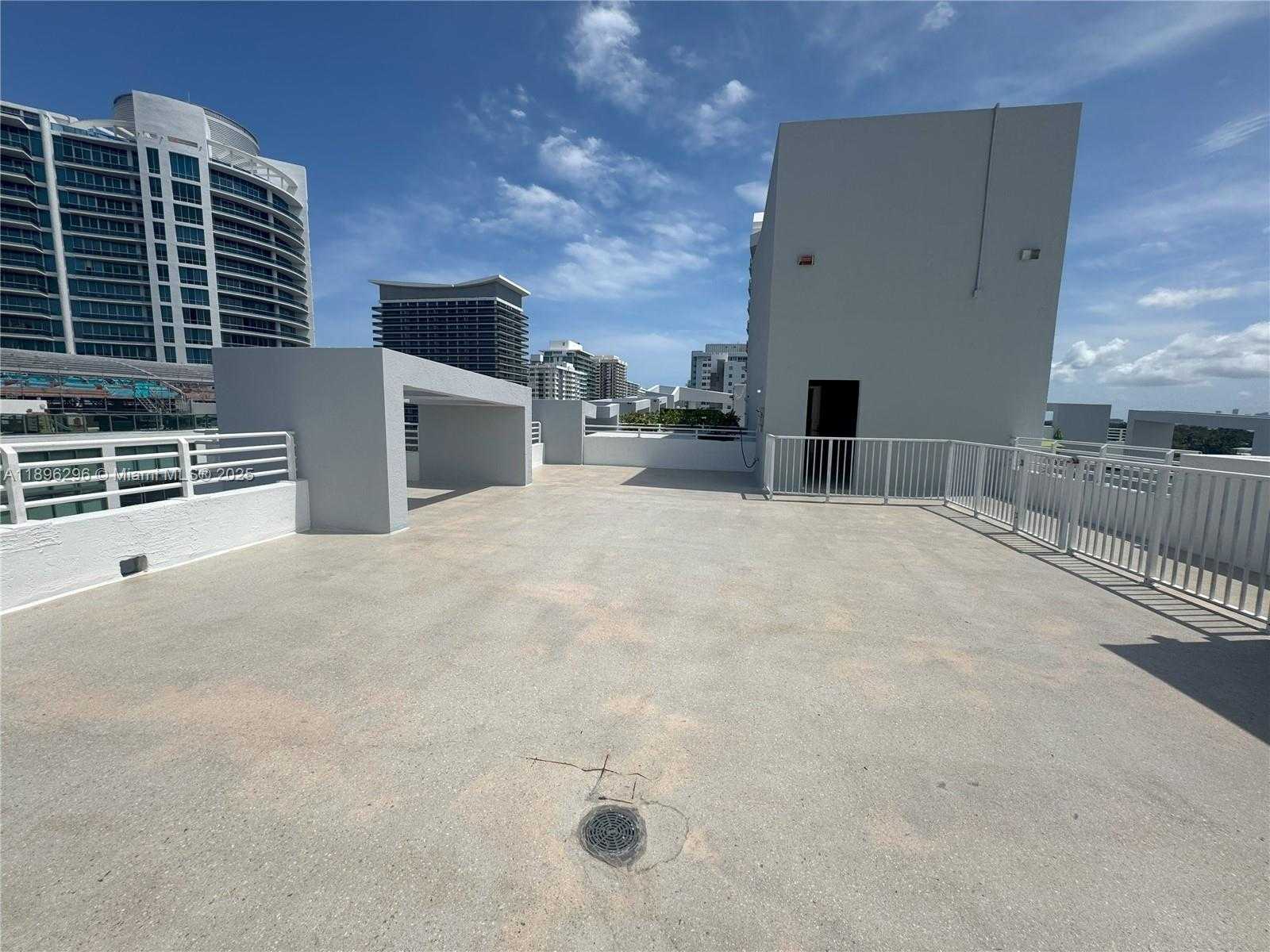 Small Image of 5970 INDIAN CREEK DR #PH-3, Miami Beach Number 35