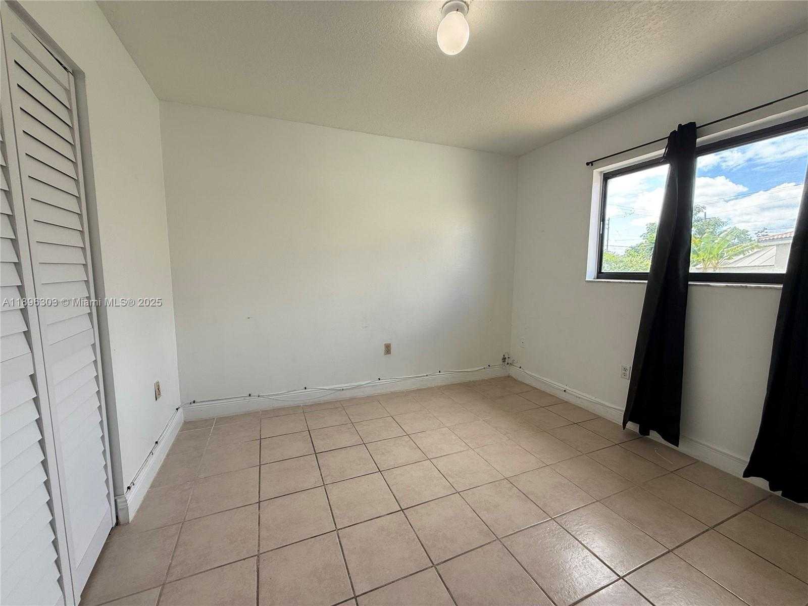 Small Image of 20752 SOUTH WEST 121ST CT #1, Miami Number 12