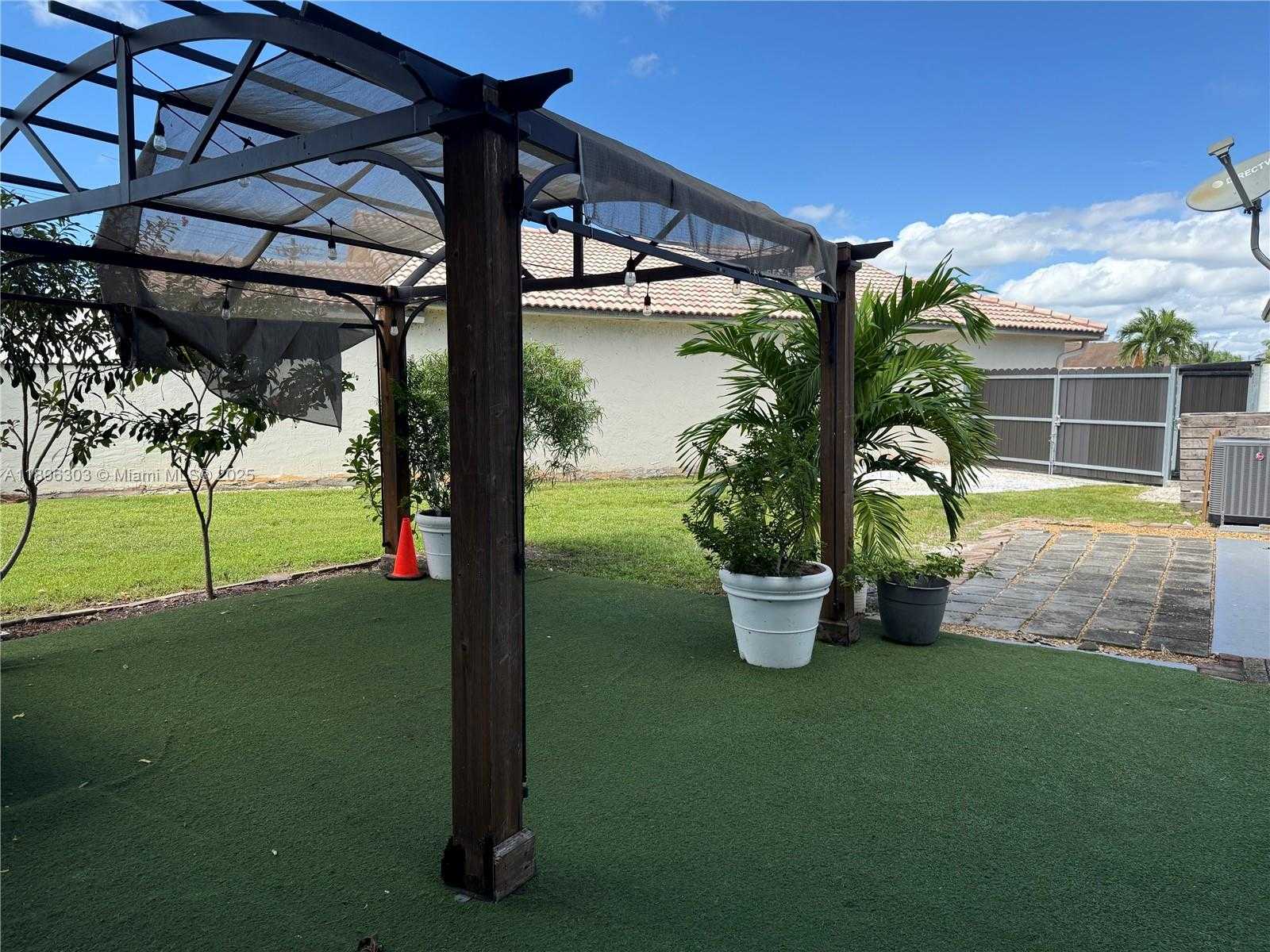 Small Image of 20752 SOUTH WEST 121ST CT #1, Miami Number 4