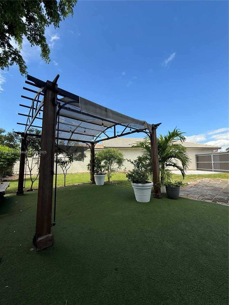 Small Image of 20752 SOUTH WEST 121ST CT #1, Miami Number 5