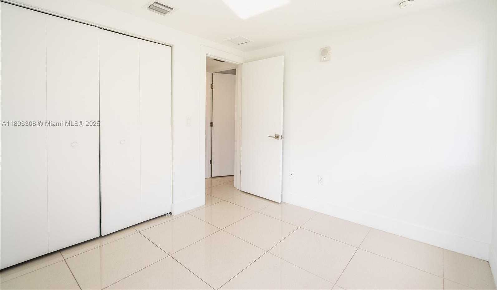 Small Image of 1971 BAY DR #102, Miami Beach Number 10