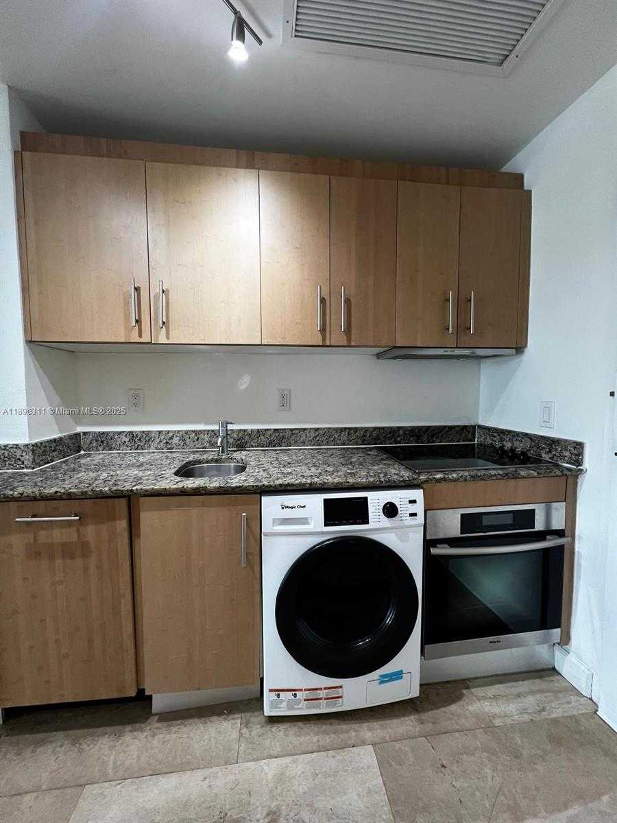 Small Image of 10275 COLLINS AVE #111, Bal Harbour Number 8