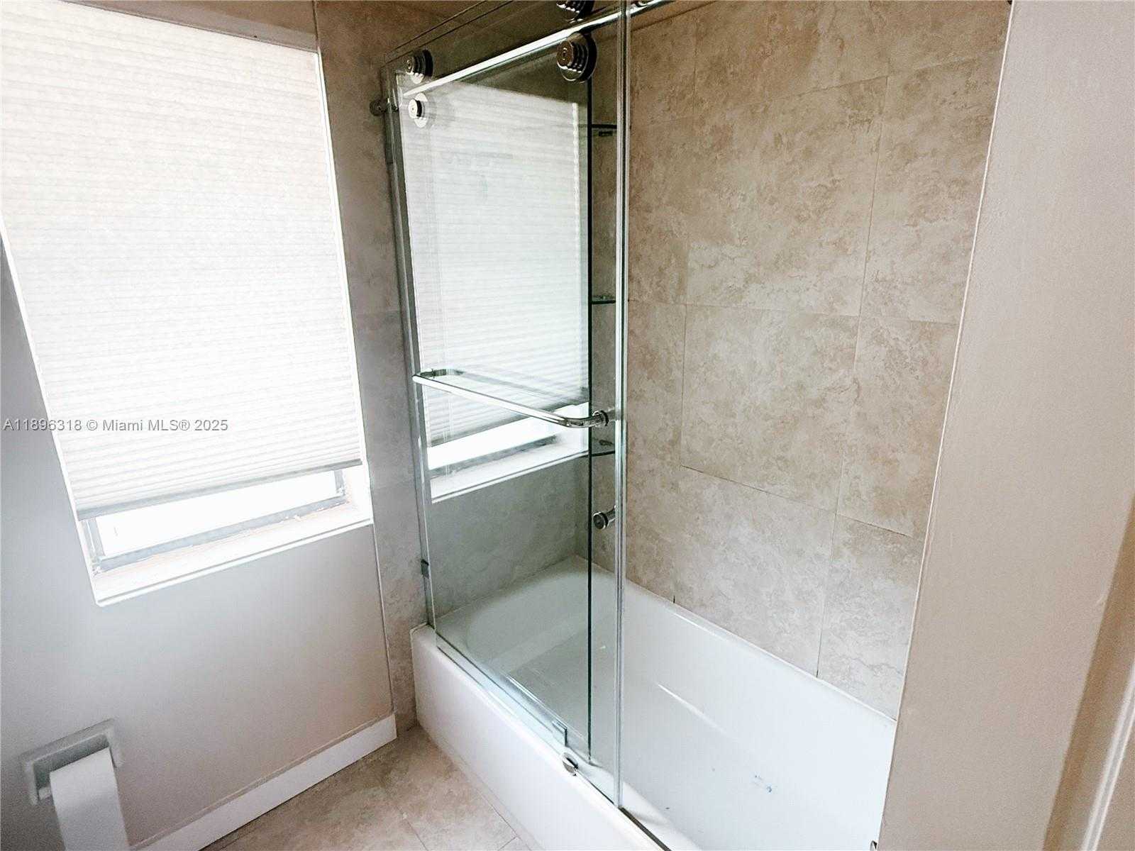 Small Image of 15163 SOUTH WEST 94TH TER, Miami Number 10