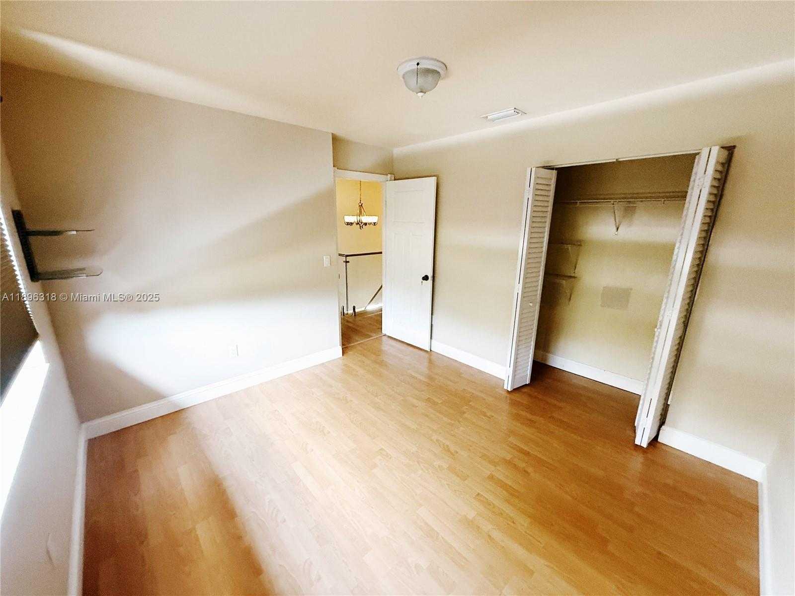 Small Image of 15163 SOUTH WEST 94TH TER, Miami Number 14