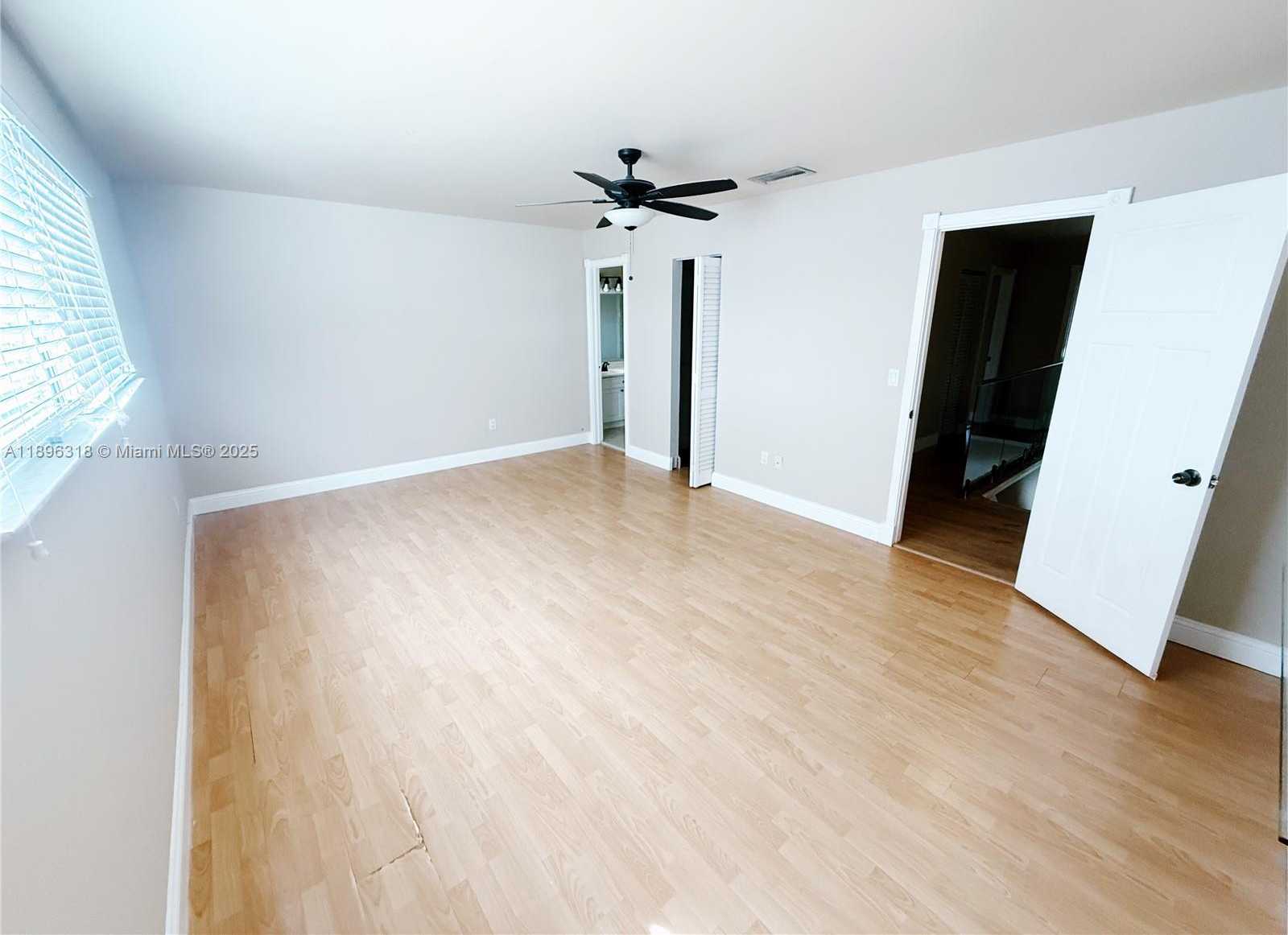 Small Image of 15163 SOUTH WEST 94TH TER, Miami Number 17