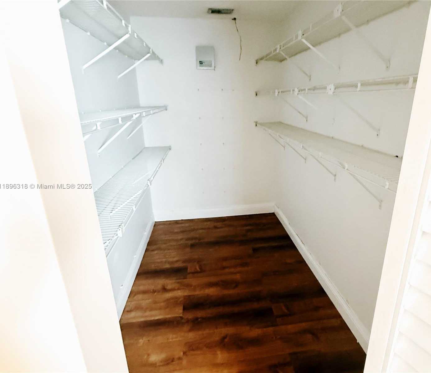 Small Image of 15163 SOUTH WEST 94TH TER, Miami Number 18