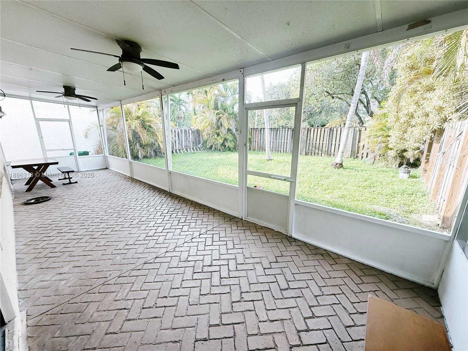 Small Image of 15163 SOUTH WEST 94TH TER, Miami Number 2