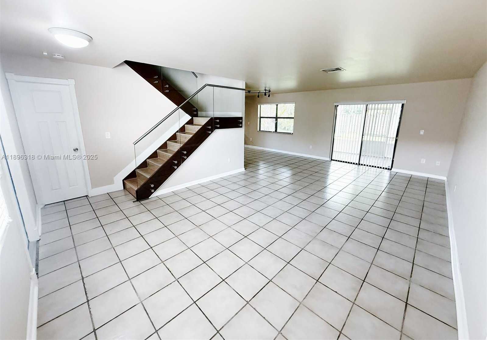 Small Image of 15163 SOUTH WEST 94TH TER, Miami Number 5