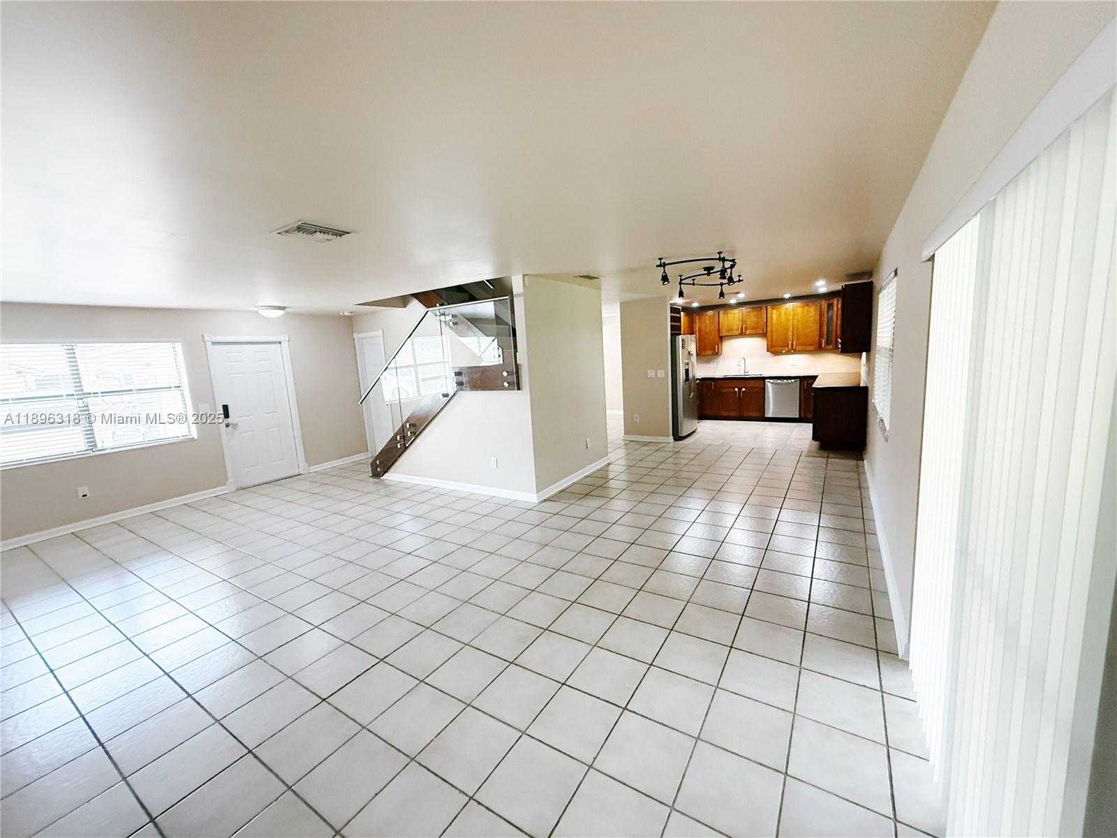 Small Image of 15163 SOUTH WEST 94TH TER, Miami Number 6