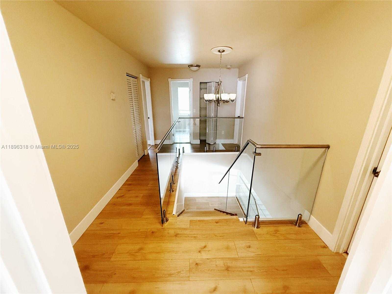 Small Image of 15163 SOUTH WEST 94TH TER, Miami Number 9
