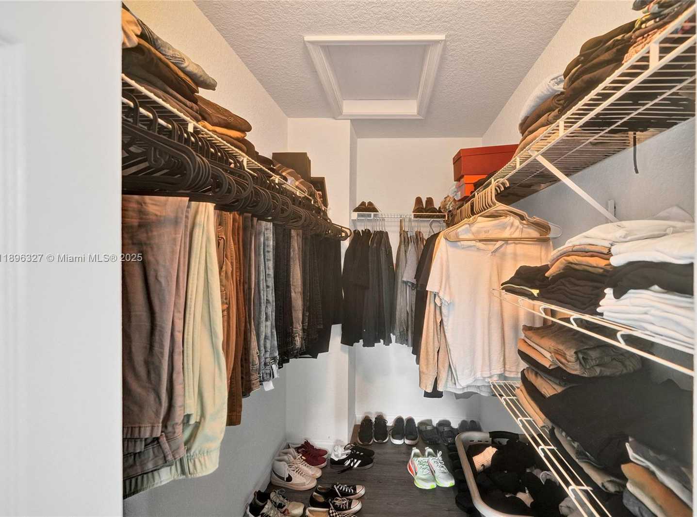 Small Image of 1725 WINTERBERRY LN #1725, Weston Number 21
