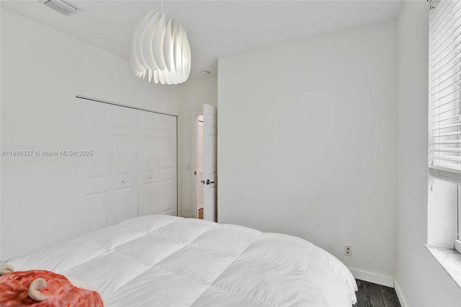 Small Image of 1725 WINTERBERRY LN #1725, Weston Number 28