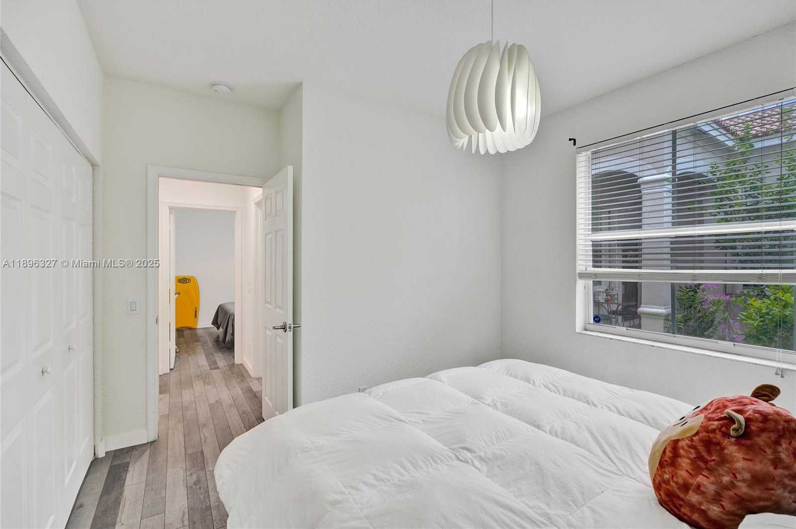 Small Image of 1725 WINTERBERRY LN #1725, Weston Number 29